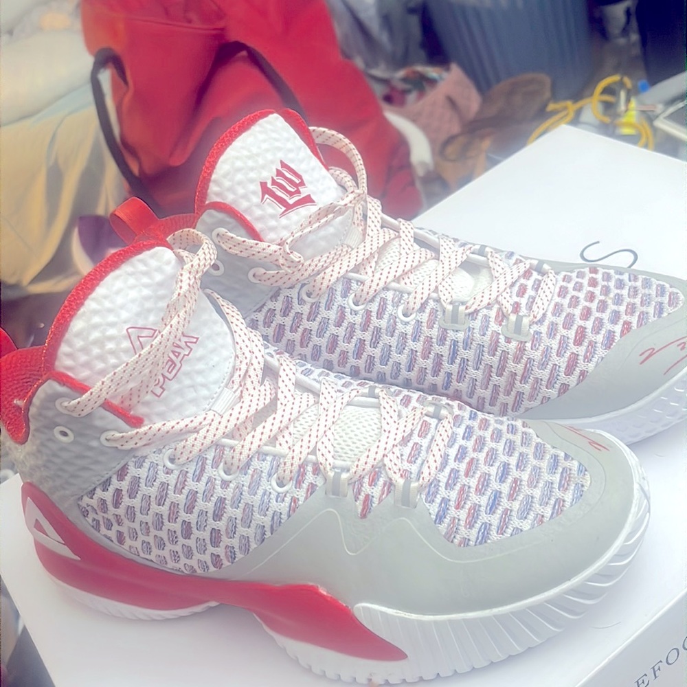 Peak 23 sneakers